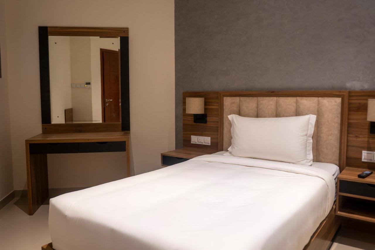 סאלאלה The Plaza Hotel & Resort מראה חיצוני תמונה