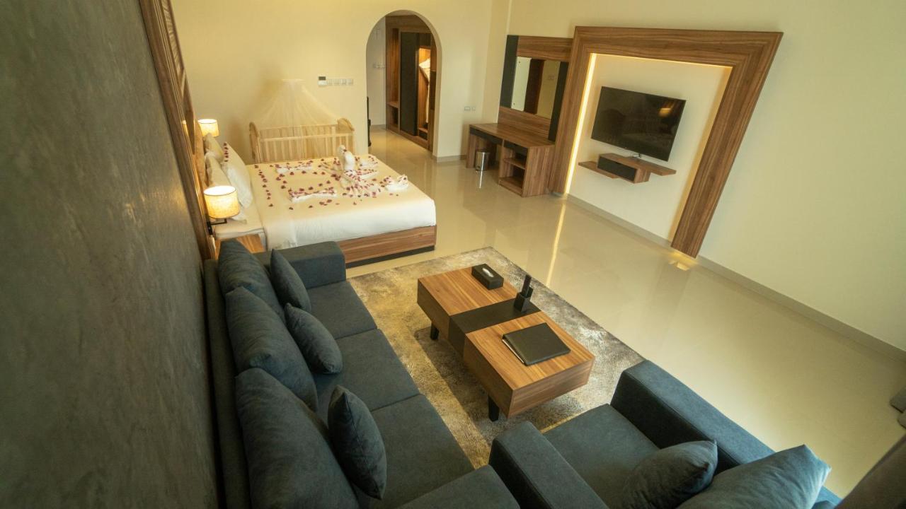 סאלאלה The Plaza Hotel & Resort מראה חיצוני תמונה