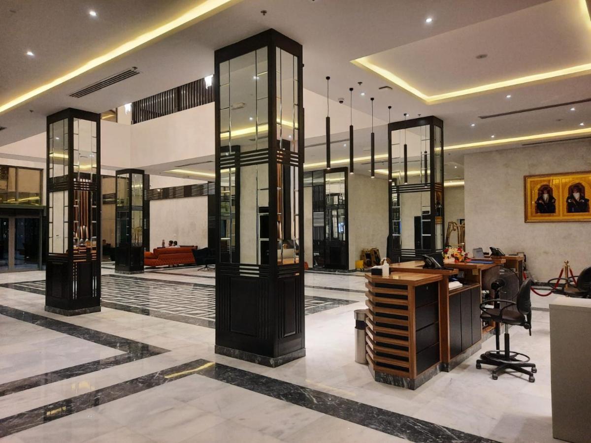 סאלאלה The Plaza Hotel & Resort מראה חיצוני תמונה
